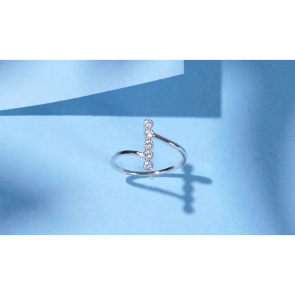 NEW Women's Bezel Set Simulated Diamond Platinum-Plated S925 Band‎ Ring, Size 7